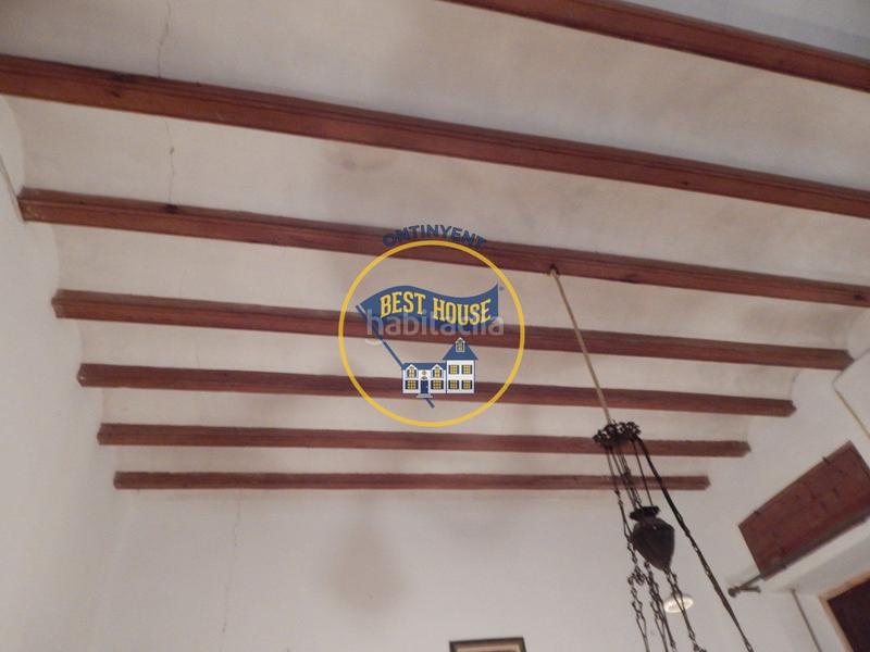 Foto f7c85b37-e61b-492f-9ca6-a184ba7d4a8c. Haus mit parking in Montaverner