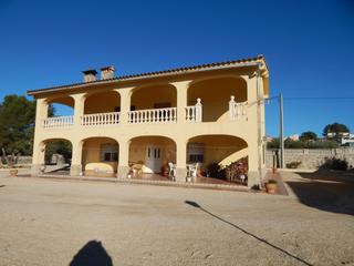 Xalet a Agullent. Amplio chalet en venta agullent.