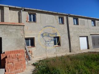 Xalet a El Pilar. Oportunidad de dos casas de campo para reformar en ontinyent