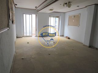 Haus in Sant Josep-Zona Hospital. Oportunidad gran casa en estado ruinoso en ontinyent para constr