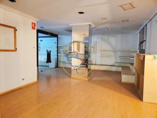Miete Geschäftsraum in Sant Josep-Zona Hospital. Amplio local comercial con excelente ubicación en ontinyent