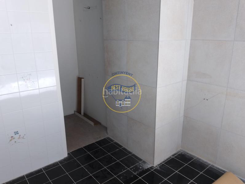 Foto 08d9ae26-0538-44a8-aeca-2f28cd725e92. Lloguer local comercial a Sant Josep-Zona Hospital Ontinyent