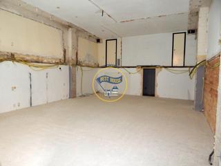 Lloguer Local Comercial a Sant Josep-Zona Hospital. Amplio local comercial en ontinyent