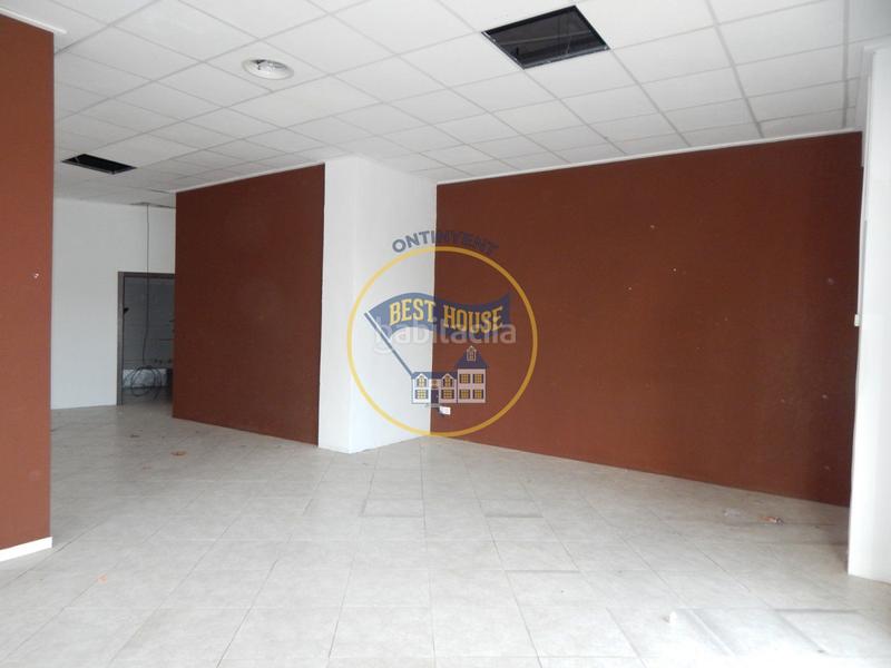 Foto 18f3a86e-ca7d-4c75-914d-54dc24283de8. Lloguer local comercial a Sant Josep-Zona Hospital Ontinyent