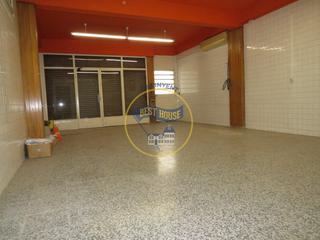 Lloguer Local Comercial a Sant Josep-Zona Hospital. Local comercial esquinero, ontinyent