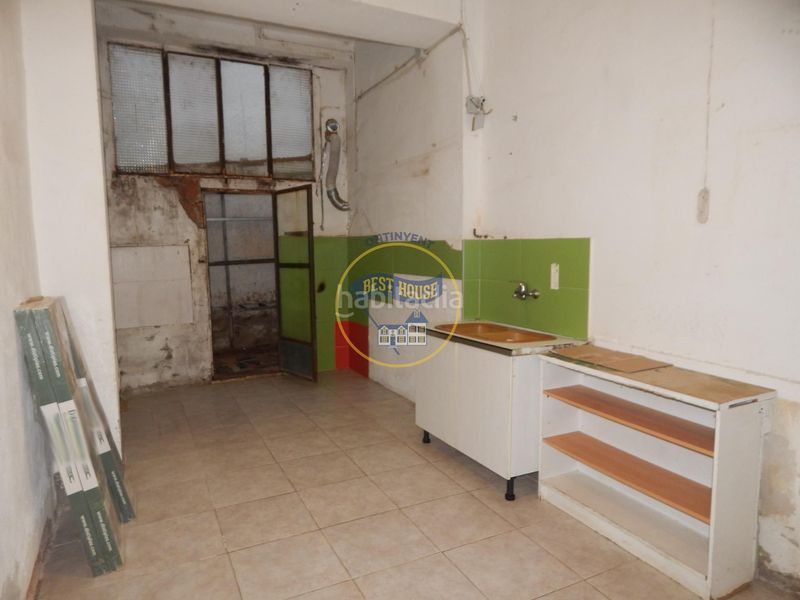 Foto 8bfe1c85-8dd9-43b4-a096-9c0d972dc408. Rent business premise in Sant Josep-Zona Hospital Ontinyent