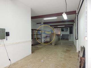 Local Comercial a Centro. Local diafano y techos altos en el llombo