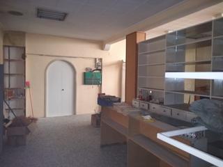 Lloguer Local Comercial a Sant Josep-Zona Hospital. Planta baja en alquiler en zona céntrica