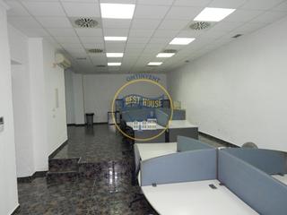 Local Comercial a Centro. Lote de tres locales en el llombo
