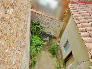 Casa a Montesa. Bonita casa con patio y terraza en montesa valencia