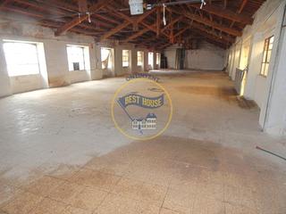 Nau industrial a Bocairent. Amplia nave en casco urbano de bocairent