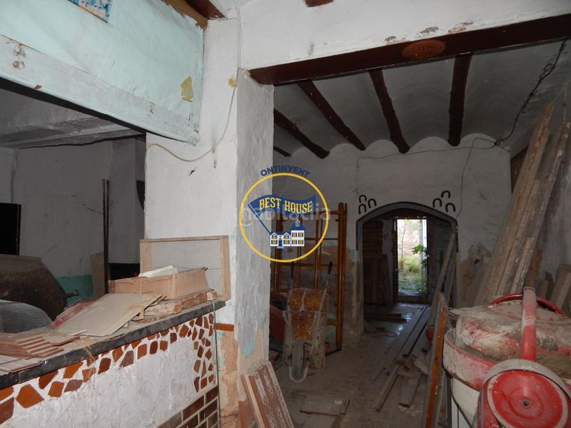 Foto 2c071cfe-faec-42a6-a100-e0b3092a6c4f. Casa a Montaverner