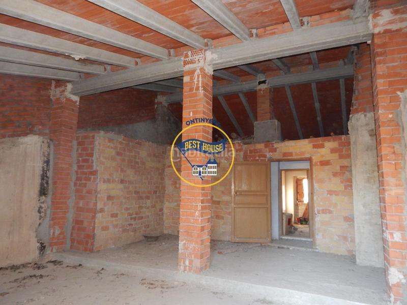 Foto c86733ab-df46-4977-94d3-4e1eb821f535. Casa a Montaverner