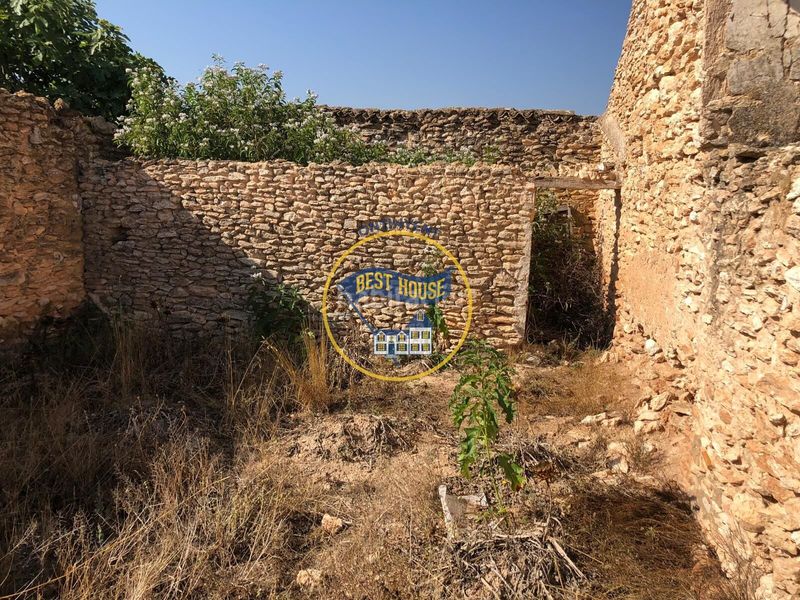 Foto f7e5de70-ad84-431b-ae87-9a3c05d5dbde. Casa a Font de la Figuera (la)