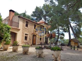 Xalet a Cocentaina. Exclusiva villa en cocentaina con gran parcela y bonita piscina.