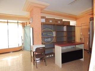 Locale commerciale in Sant Josep-Zona Hospital. Oportunidad local comercial chaflan a la venta en ontinyent