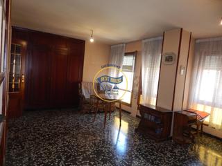 Pis a Sant Josep-Zona Hospital. Oportunidad piso céntrico en ontinyent con ascensor, garaje y tr