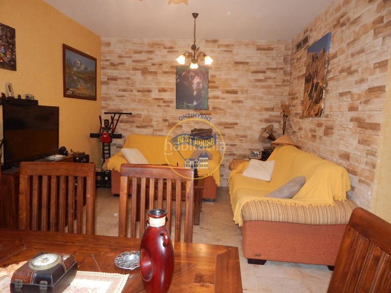 Foto b7aa42ae-c741-4555-994a-9e9b18198857. Casa amb aparcament a Bocairent