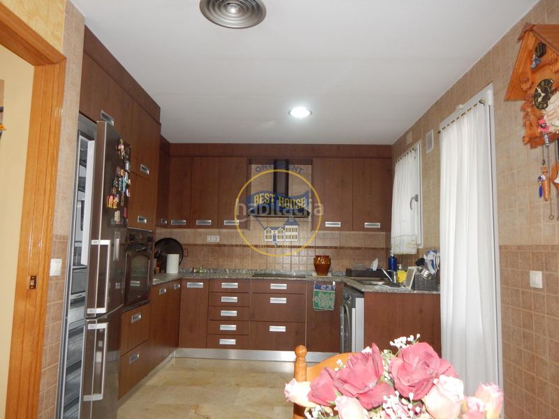 Foto d50d80fa-6d44-4a10-a07d-cd86cb8d2194. Casa amb aparcament a Bocairent