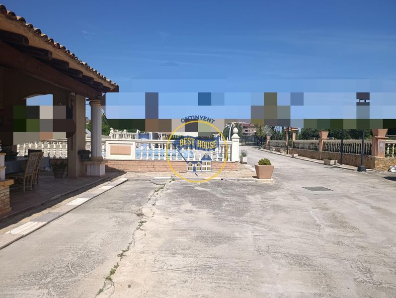 Foto 0973a6d2-713f-4273-8d93-a647a4f3aa4b. Xalet amb piscina a Centro Ontinyent