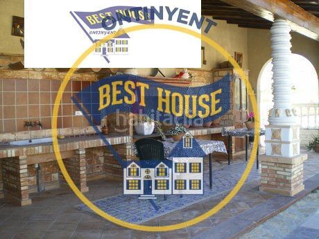 Foto 10d649c3-4aba-4801-bd42-617835f13046. Xalet amb piscina a Centro Ontinyent