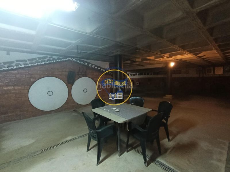 Foto 19534f2b-0970-4326-ad1e-63cf25fa4510. Xalet amb piscina a Centro Ontinyent