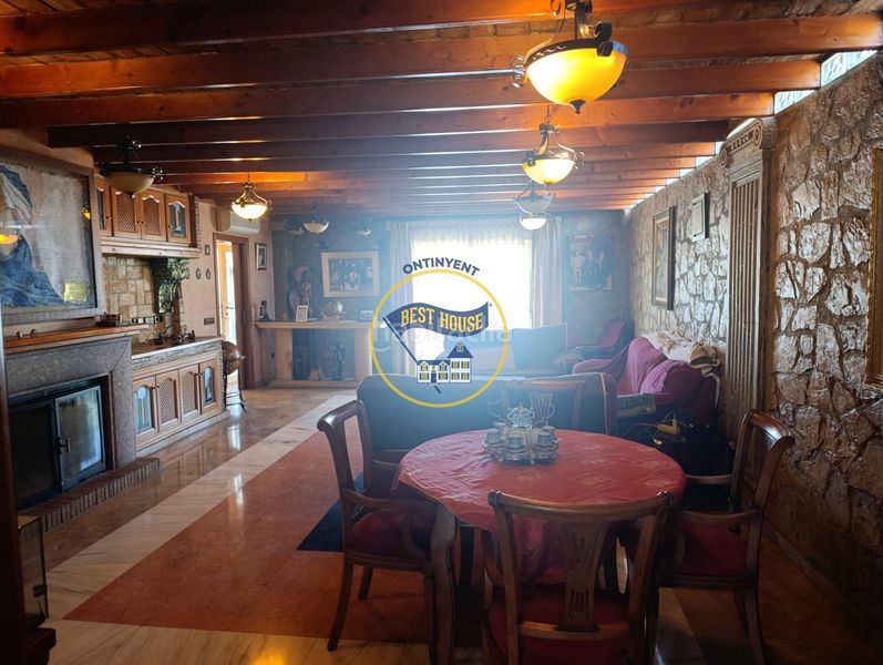 Foto 1e2b9cc8-de0b-4c9b-9b3b-8e2346f4a5c1. Xalet amb piscina a Centro Ontinyent