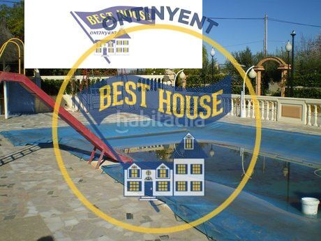 Foto 33bb1552-b74b-49d2-9e03-e395fd8317cf. Xalet amb piscina a Centro Ontinyent