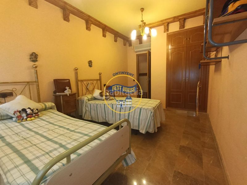 Foto 702b9651-2bb6-466f-96ce-7201255c6011. Xalet amb piscina a Centro Ontinyent