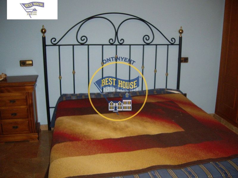 Foto 75191317-ea93-4dbc-8fc0-885754870038. Xalet amb piscina a Centro Ontinyent