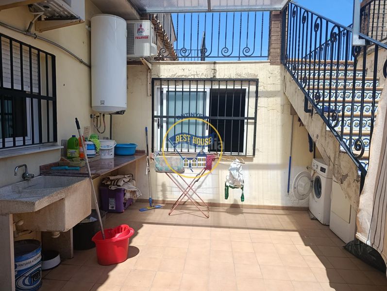 Foto 85fee30b-556a-415f-9f1f-853c2efa617a. Xalet amb piscina a Centro Ontinyent