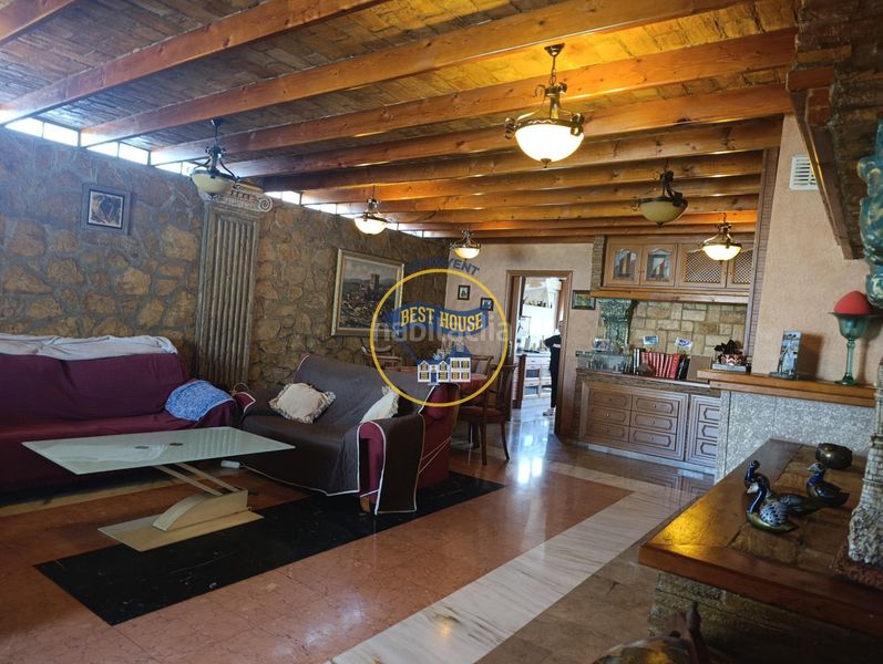 Foto b67d583c-0026-498e-9fff-224c5fe5fb48. Xalet amb piscina a Centro Ontinyent