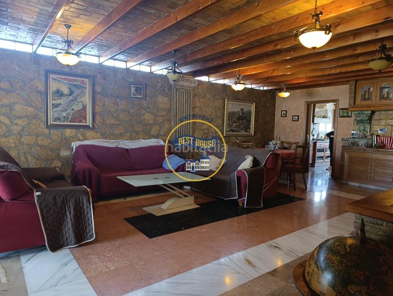 Foto b6813ada-e663-4dfc-98a8-29a9beeb6877. Xalet amb piscina a Centro Ontinyent