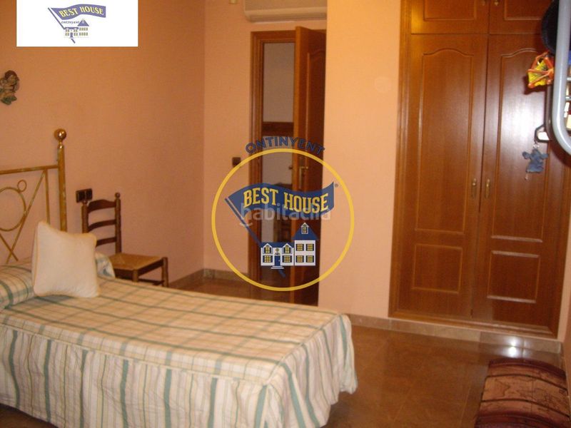 Foto c51ef959-9451-4ae7-8627-05a03ac35ef9. Xalet amb piscina a Centro Ontinyent