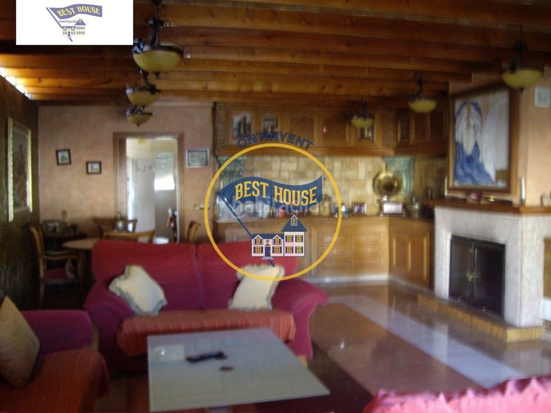 Foto e236a88e-3546-4429-80df-bfc2ba634665. Xalet amb piscina a Centro Ontinyent