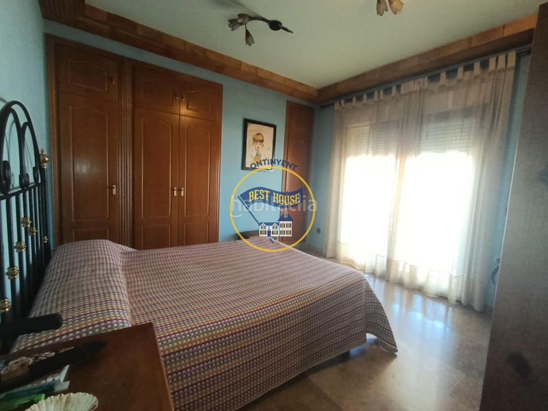 Foto e8c86f0f-e7d3-41c6-8431-42fc512d1d89. Xalet amb piscina a Centro Ontinyent