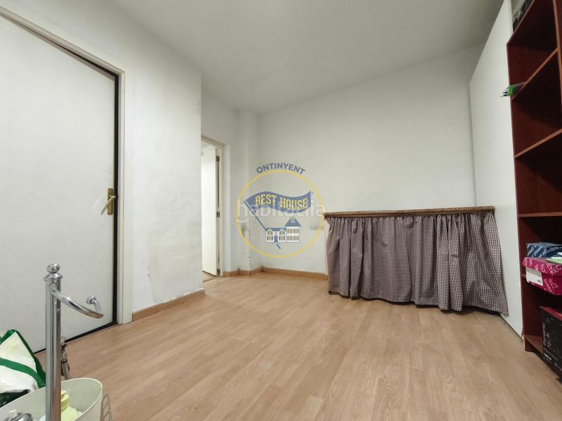 Foto 05e6b9ba-9270-4c84-8696-bab5ad701405. Local comercial a Centro Ontinyent