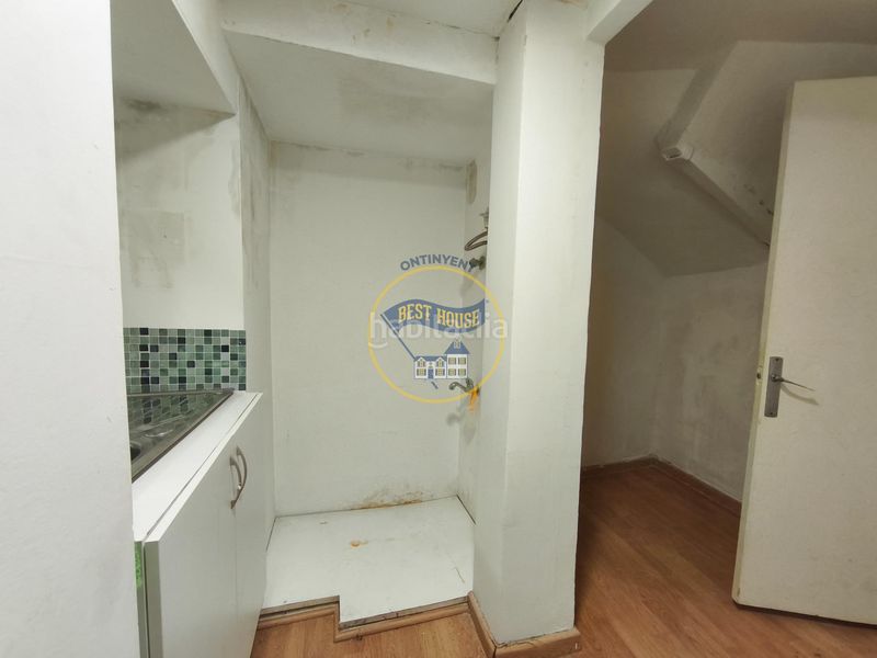Foto bfebb8df-b5bf-4a61-87ff-b7fe699bf4af. Local comercial a Centro Ontinyent