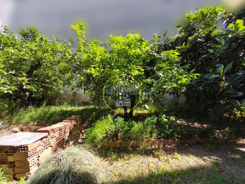 Foto a4c87a0c-cdda-4c89-81da-bab4ba4ecf63. Casa amb aparcament a Cocentaina