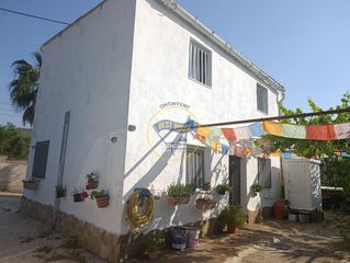 House in Sant Josep-Zona Hospital. Casa de campo semi reformada en ontinyent