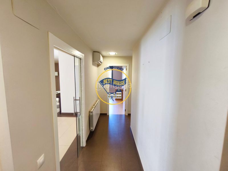 Foto b27d6388-b211-41d0-8a4d-0461348d44bf. Pis amb aparcament a Agullent