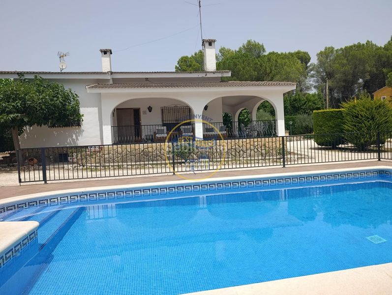 Foto 97da90f9-18ba-44c1-8f87-c5d1e68d3060. Xalet amb calefacció aparcament piscina a El Pilar Ontinyent