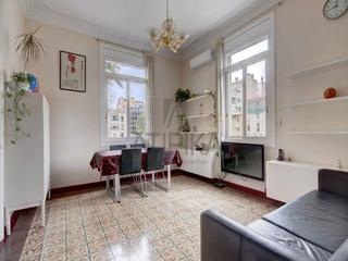 Piso  Pau claris. Luminoso piso totalmente equipado junto a passeig de gràcia
