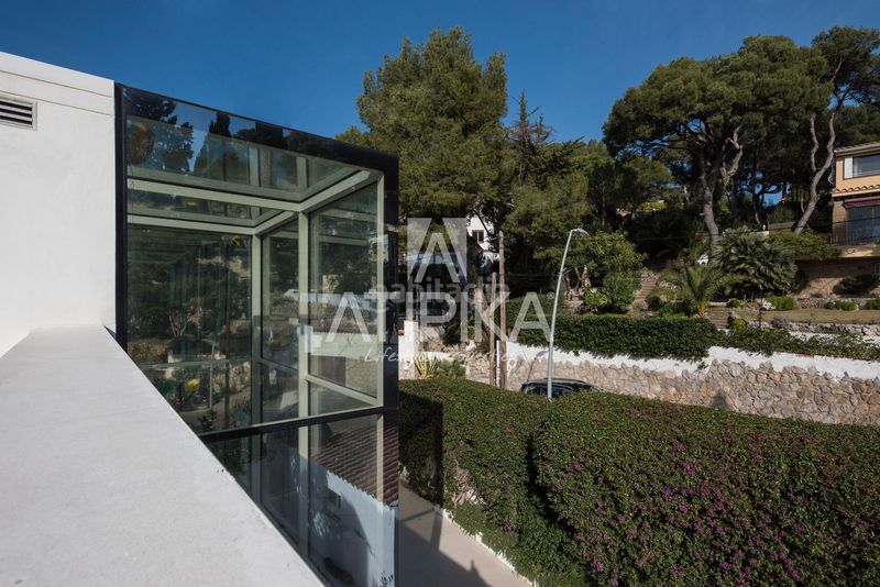 Foto fb3e3b6c-342e-4c5e-a99b-a2ea58d014df. Casa amb calefacció aparcament piscina a Bellamar Castelldefels