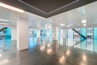 Rent Office space  De gràcia. Oficina luminosa a estrenar en alquiler en la plaça francesc mac