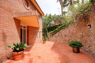 Maison  Azorín. Casa independiente con jardín privado y piscina en bellamar