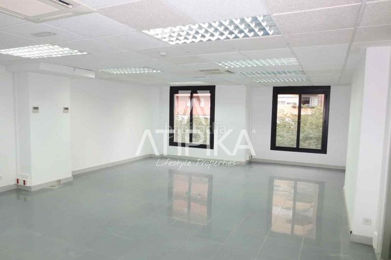 Foto f7a69b9b-37af-4bd3-bc67-a97dfd099629. Lloguer oficina a Sants-Badal Barcelona