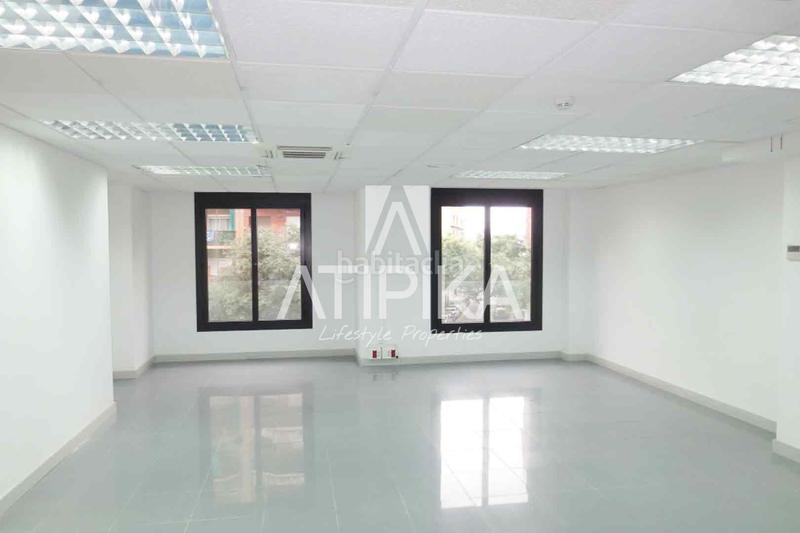 Foto e13e803b-d376-4d24-bb6e-062cec7355e5. Location bureau dans Sants-Badal Barcelona