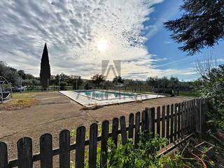 Casa  C-66 de girona a palamos. Finca de 10.300m2 de terreno plano con dos viviendas y piscina