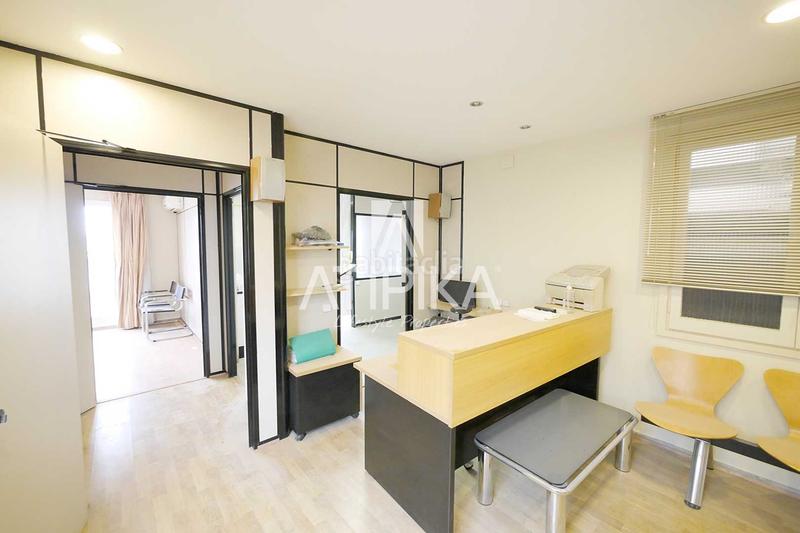 Foto e0b4eb22-683f-4d7b-8274-ec5760cd1313. Miete büro in Dreta de l´Eixample Barcelona